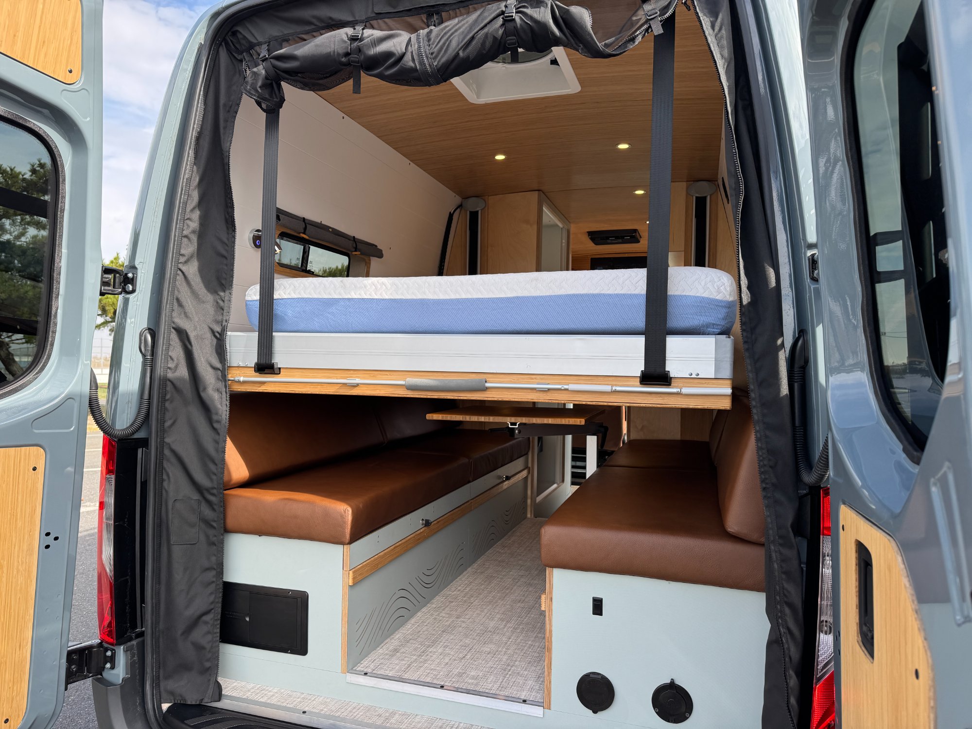 Loft lift bed configuration