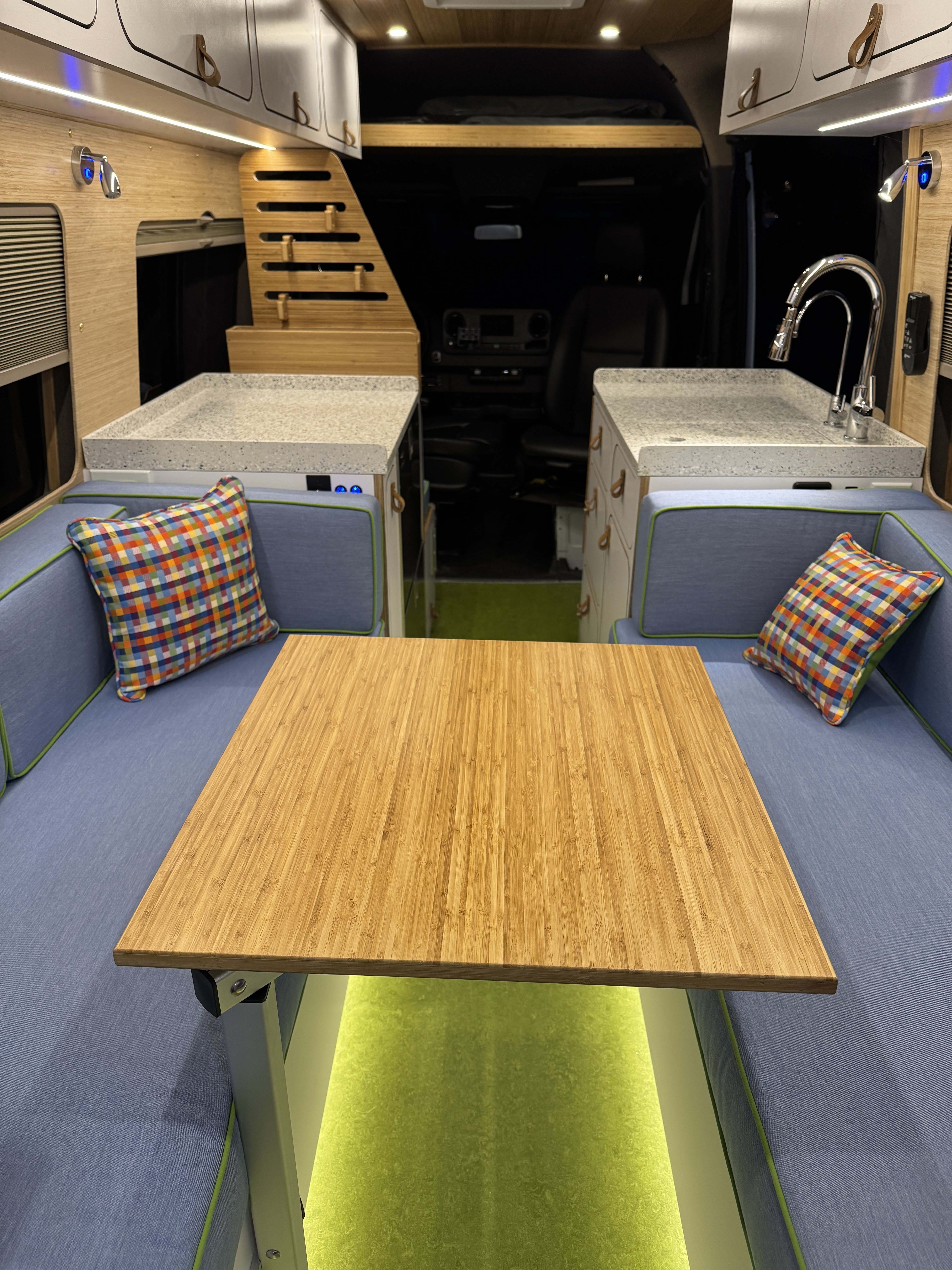 Linda-Lou — dinette table set