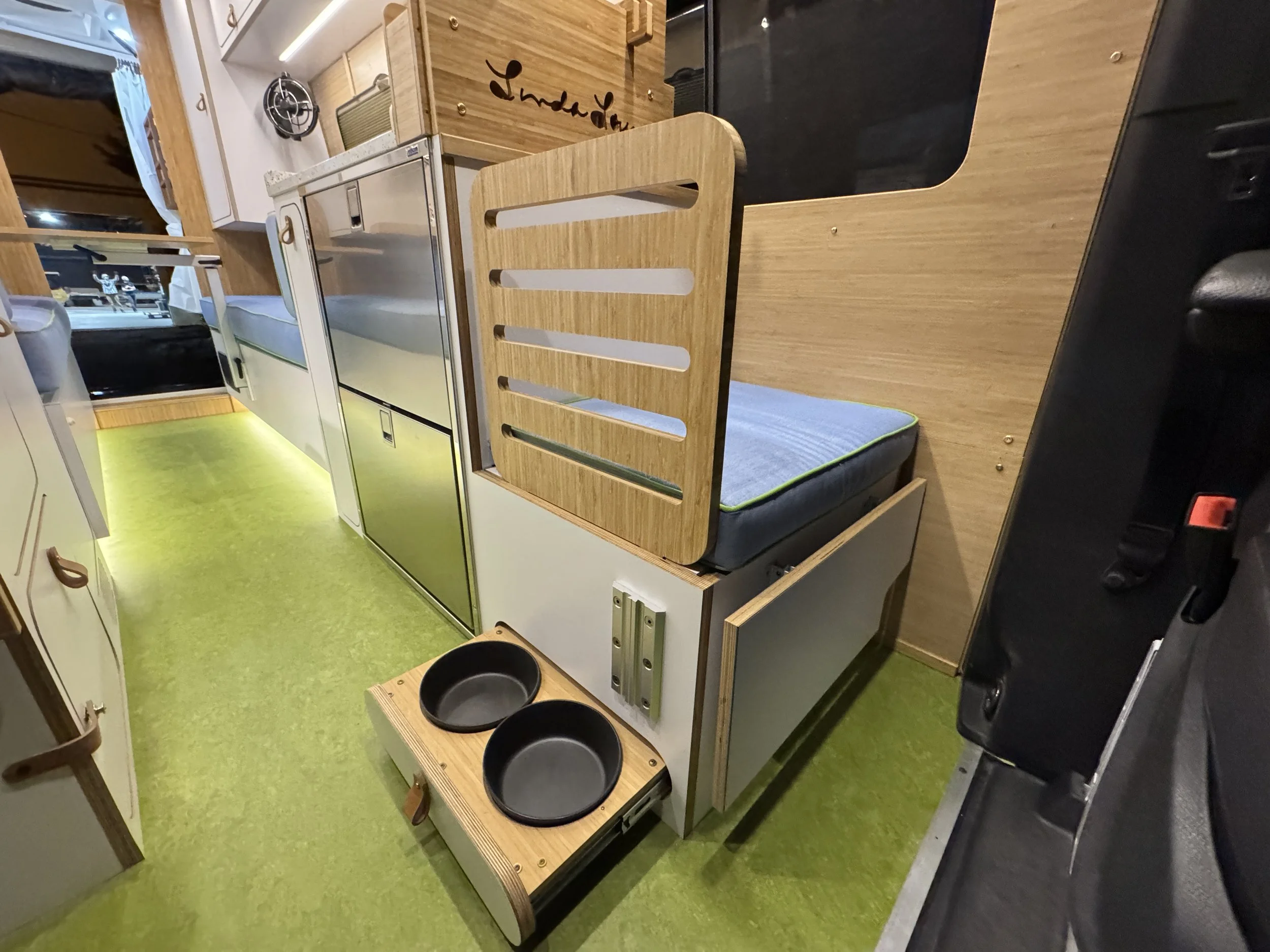Linda Lou campervan build