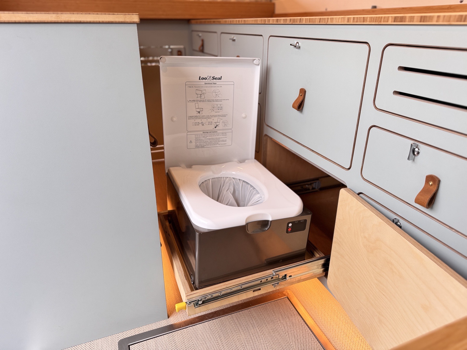 Scout — Loo Seal heat-sealing toilet